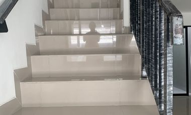 DISEWA RUMAH KAWASAN MILENIAL PIK 2 4.5x15 UNFURNISH BRAND NEW MURAH