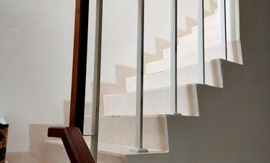 Rumah 2 Lt SHM 8 Mnt ke Mall Paradise Walk Serpong Dibantu KPR J-35831