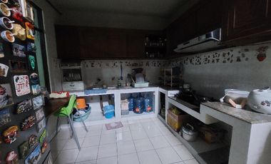 rumah siap huni lokasi komersial nusukan tengah kota solo