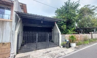 rumah siap huni lokasi komersial nusukan tengah kota solo