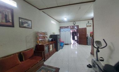 rumah siap huni lokasi komersial nusukan tengah kota solo