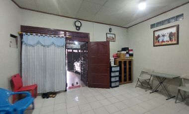 rumah siap huni lokasi komersial nusukan tengah kota solo