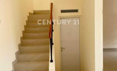 Disewa Rumah 2 Lantai Menarik dan Berlokasi Strategis di Cluster Adara