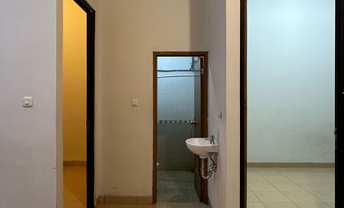 Rumah 10 Mnt ke Paradise Walk Serpong Siap Huni Dibantu KPR J-33337