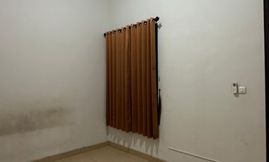 Rumah 10 Mnt ke Paradise Walk Serpong Siap Huni Dibantu KPR J-33337