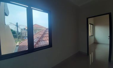 Rumah LB 133 Hadap Selatan 15 Mnt ke ITC BSD City Siap KPR J-36356