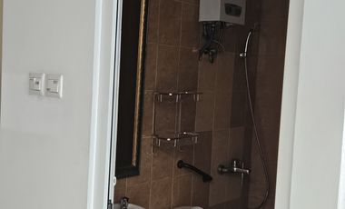 Disewakan rumah full furnish di green court cengkareng