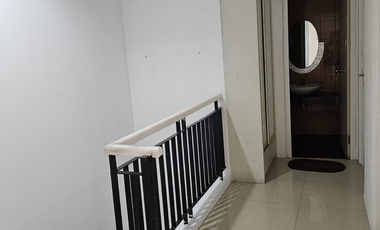 Disewakan rumah full furnish di green court cengkareng