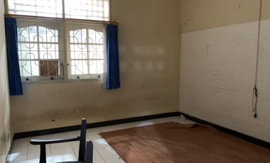 Rumah 3,5 are di Monjok dekat Polsek Selaparang