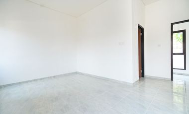 Rumah 5 Kamar Tidur Strategis 10 Mnt ke ITC BSD Siap KPR J-18765