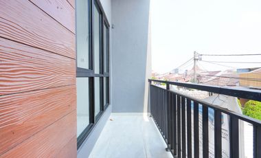 Rumah 5 Kamar Tidur Strategis 10 Mnt ke ITC BSD Siap KPR J-18765