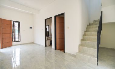 Rumah 5 Kamar Tidur Strategis 10 Mnt ke ITC BSD Siap KPR J-18765