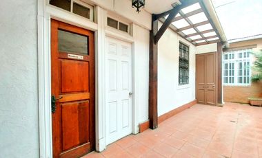 Comercio Oficina 6 Habitaciones 2 Baños Arriendo Providencia