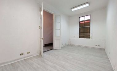 Comercio Oficina 6 Habitaciones 2 Baños Arriendo Providencia