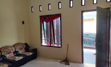 DIKONTRAKAN RUMAH DI DEKET KAMPUS STPN & POLTEKKESJLN GODEAN KM 4