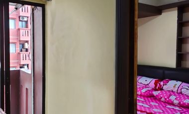 Disewakan Bulanan Casablanda East Residence tower BB lt 8 view kolam