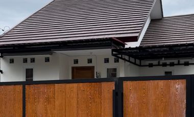 Rumah Baru dengan Halaman Luas di jl Palagan km11, Sleman