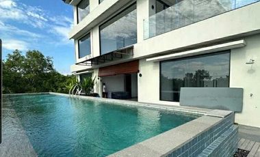 TURUN HARGA Dijual Luxury Villa 4 Lantai View Laut One Gate Sistem di Goa Gong,
