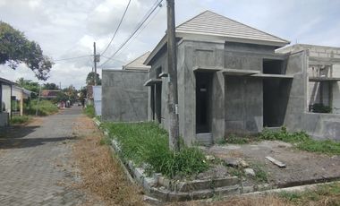 Rumah Baru di dalam Perumahan Bangunjiwo