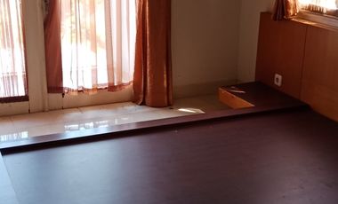 Rumah Hook, bagus, minimalis, siap huni dekat tol cibubur