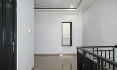 Rumah SHM 2 Lt Siap KPR 9 Mnt ke Mall Paradise Walk Serpong J-24430