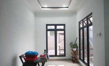 Rumah SHM 2 Lt Siap KPR 9 Mnt ke Mall Paradise Walk Serpong J-24430