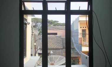 Rumah SHM 2 Lt Siap KPR 9 Mnt ke Mall Paradise Walk Serpong J-24430