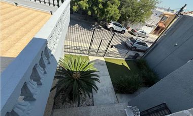 Casa en venta en Las Puentes con terreno excedente en San Nicolás