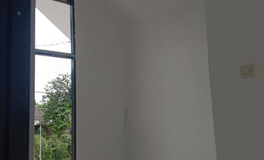 rumah 2 lantai selangkah menuju gerbang tol disc. 50 juta