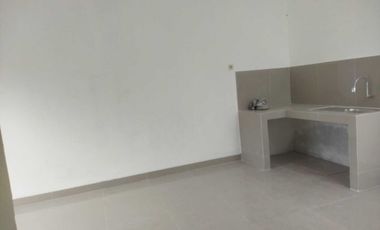 rumah 2 lantai selangkah menuju gerbang tol disc. 50 juta