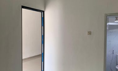 rumah 2 lantai selangkah menuju gerbang tol disc. 50 juta