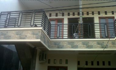 di sewakan rumah di lt 2, bagus dan strategis