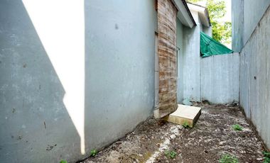 Rumah 2 Lantai Terawat 15 Menit ke Stasiun Rawa Buntu Bisa KPR J-18629