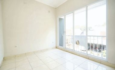 Rumah 2 Lantai Terawat 15 Menit ke Stasiun Rawa Buntu Bisa KPR J-18629