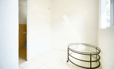 Rumah 2 Lantai Terawat 15 Menit ke Stasiun Rawa Buntu Bisa KPR J-18629