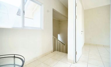 Rumah 2 Lantai Terawat 15 Menit ke Stasiun Rawa Buntu Bisa KPR J-18629