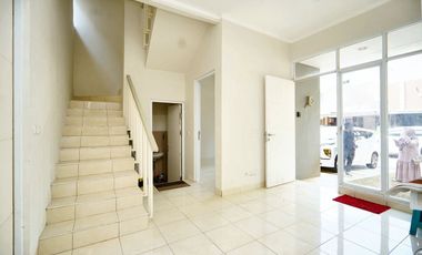 Rumah 2 Lantai Terawat 15 Menit ke Stasiun Rawa Buntu Bisa KPR J-18629