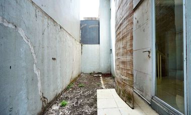 Rumah 2 Lantai Terawat 15 Menit ke Stasiun Rawa Buntu Bisa KPR J-18629