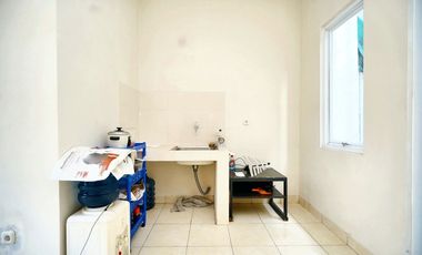 Rumah 2 Lantai Terawat 15 Menit ke Stasiun Rawa Buntu Bisa KPR J-18629