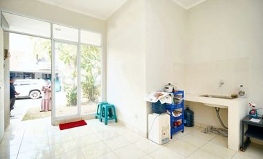 Rumah 2 Lantai Terawat 15 Menit ke Stasiun Rawa Buntu Bisa KPR J-18629