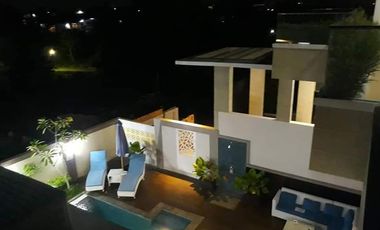 Rumah berkonsep villa di tengah kota Pekanbaru.