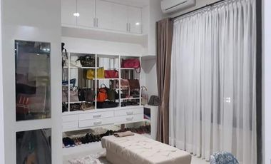 Rumah berkonsep villa di tengah kota Pekanbaru.