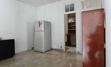 Dijual Rumah Hoek Depan Taman, Semi Furnish di Taman Kedoya