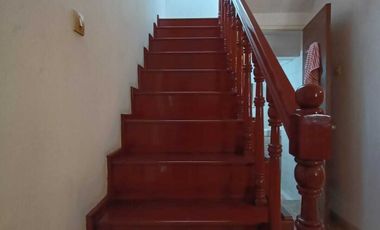 Dijual Rumah Hoek Depan Taman, Semi Furnish di Taman Kedoya