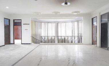 SIAP PAKAI RUMAH USAHA NOL JALAN JEMURSARI