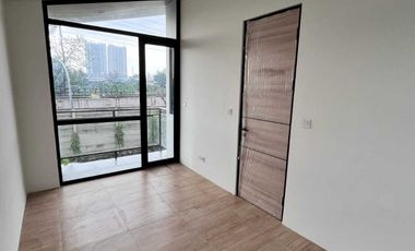 DISEWAKAN rumah 2 lantai di Cendana Icon Estate karawaci