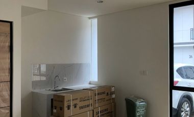 DISEWAKAN rumah 2 lantai di Cendana Icon Estate karawaci