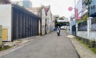 Rumah 2 Lantai Cocok Untuk Hunian Atau Ruang Usaha di Pusat Kota