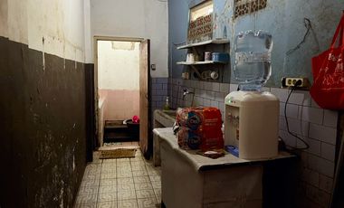 Rumah 2 Lantai Cocok Untuk Hunian Atau Ruang Usaha di Pusat Kota