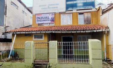 Rumah 2 Lantai Cocok Untuk Hunian Atau Ruang Usaha di Pusat Kota